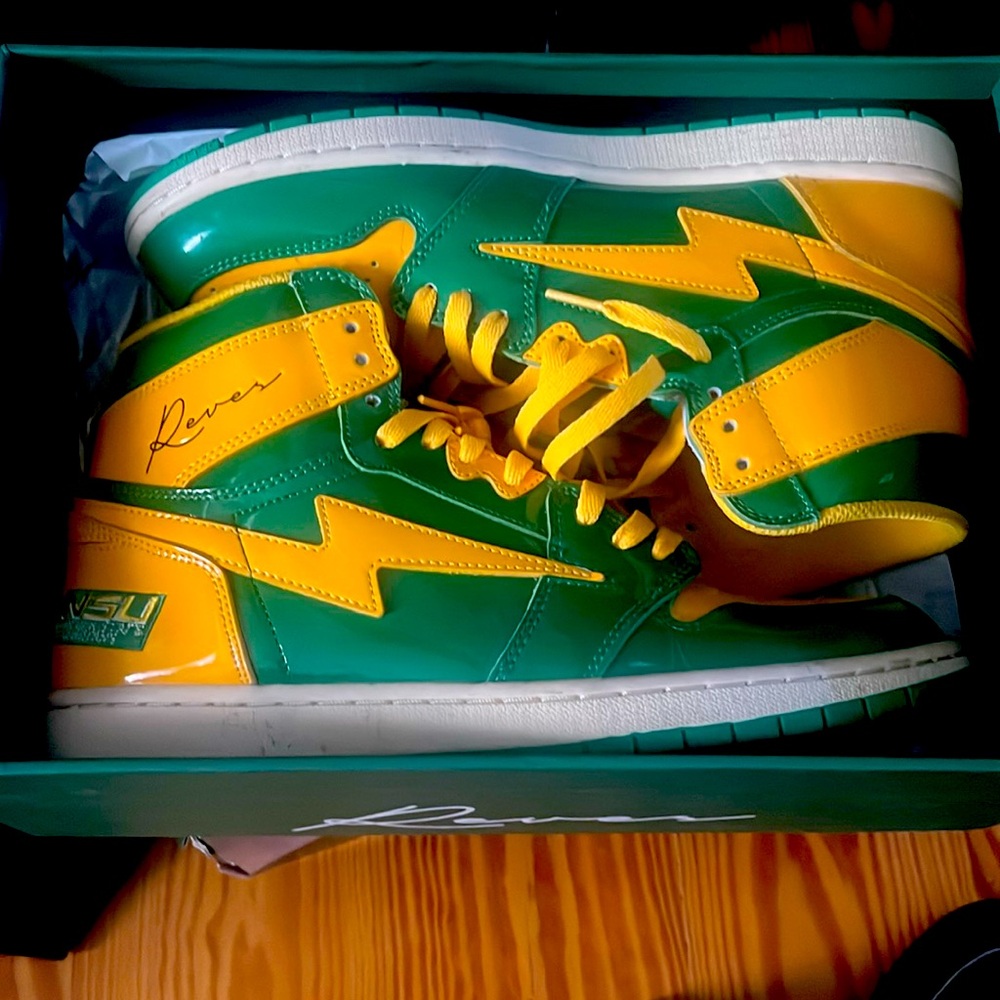 Men’s  size 11 reves Paris “kiy”